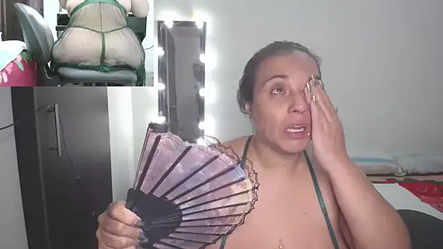 Freechat zoe_hotxxx on StripChat