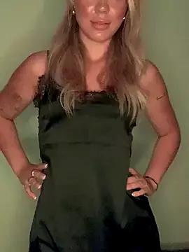 Photos of Bellablows from StripChat is Freechat
