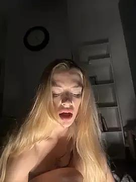 Photos of Bellalolahot from StripChat is Freechat