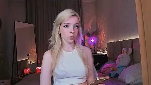 Photos of BerryLush_ from StripChat is Freechat