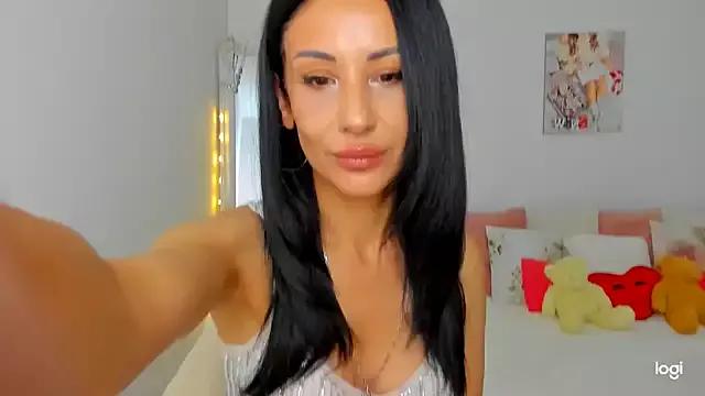 Photos of Blackeyeslady from StripChat is Freechat