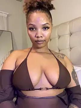 Photos of Brianna_T from StripChat is Freechat