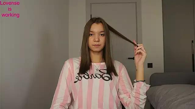 Photos of BrynnHolverson from StripChat is Freechat