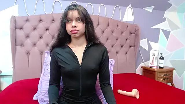 Photos of CloeyGraweing from StripChat is Freechat
