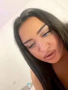 Photos of EmiliaPetrova from StripChat is Freechat