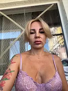 Photos of Hotnessi from StripChat is Freechat