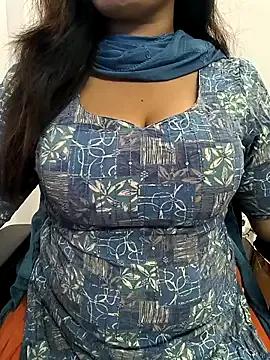 Photos of lovely_zara from StripChat is Freechat