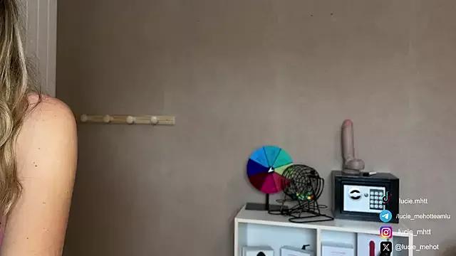 Photos of lucie_mehott from StripChat is Freechat