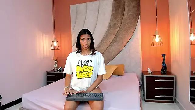 Photos of Miiaa_Spencer from StripChat is Freechat