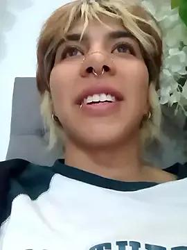Photos of OliIverr22 from StripChat is Freechat