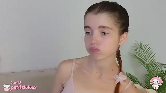 Photos of petiteluluxx from StripChat is Freechat