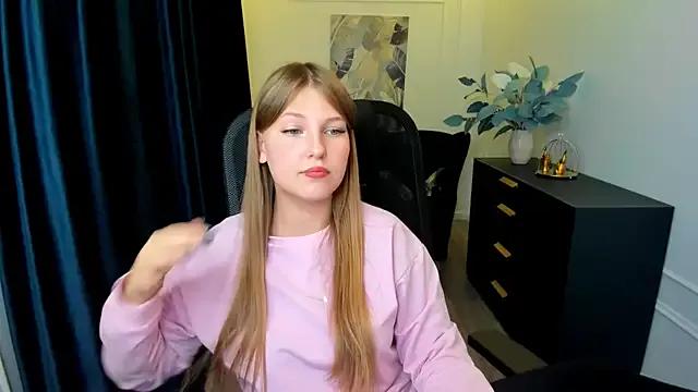 Photos of SaraMayki from StripChat is Freechat