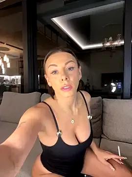 Photos of SexOnMyLvL from StripChat is Freechat