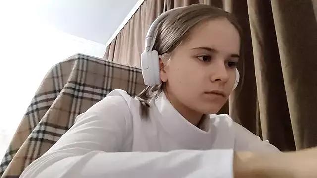 Photos of Sofie_Sofie from StripChat is Freechat