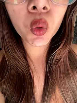 Photos of Sofiyaa_39 from StripChat is Freechat