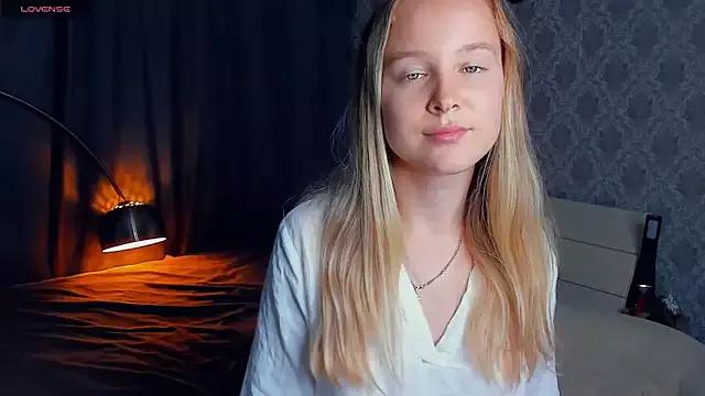 Photos of SoonMoor from StripChat is Freechat