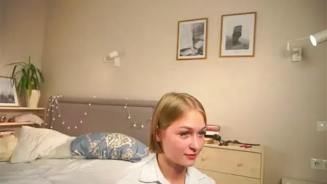 Photos of TenaBiller from StripChat is Freechat