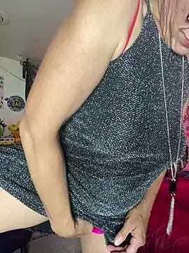 Photos of TrenaAnne from StripChat is Freechat